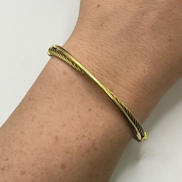 David Yurman 18K Yellow Gold Crossover Cable Bangle Bracelet - Picture 6 of 7